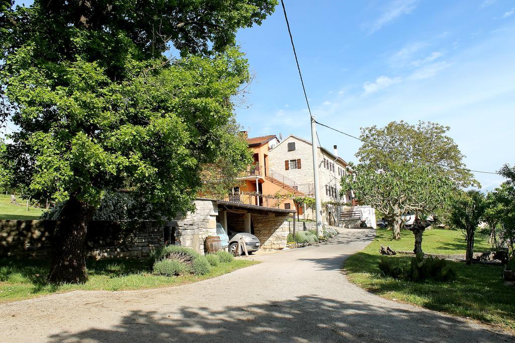 Apartments Mestri Groznjan Exterior photo
