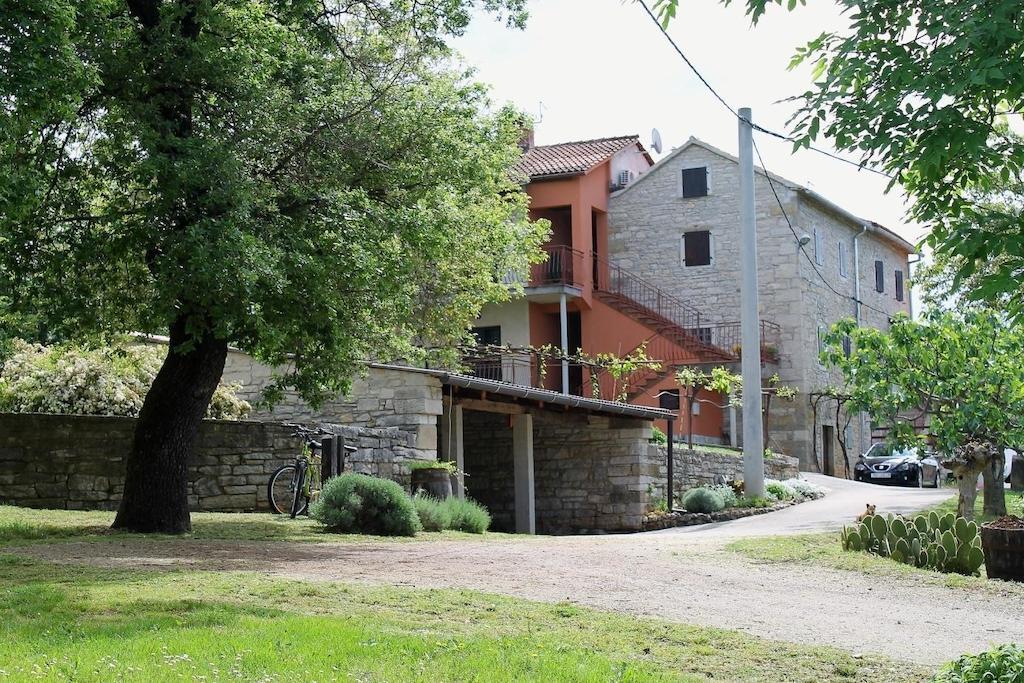 Apartments Mestri Groznjan Exterior photo